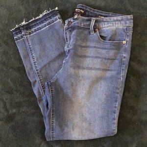 Kenneth Cole Jess Skinny distressed frayed hem stretchy ankle jeans